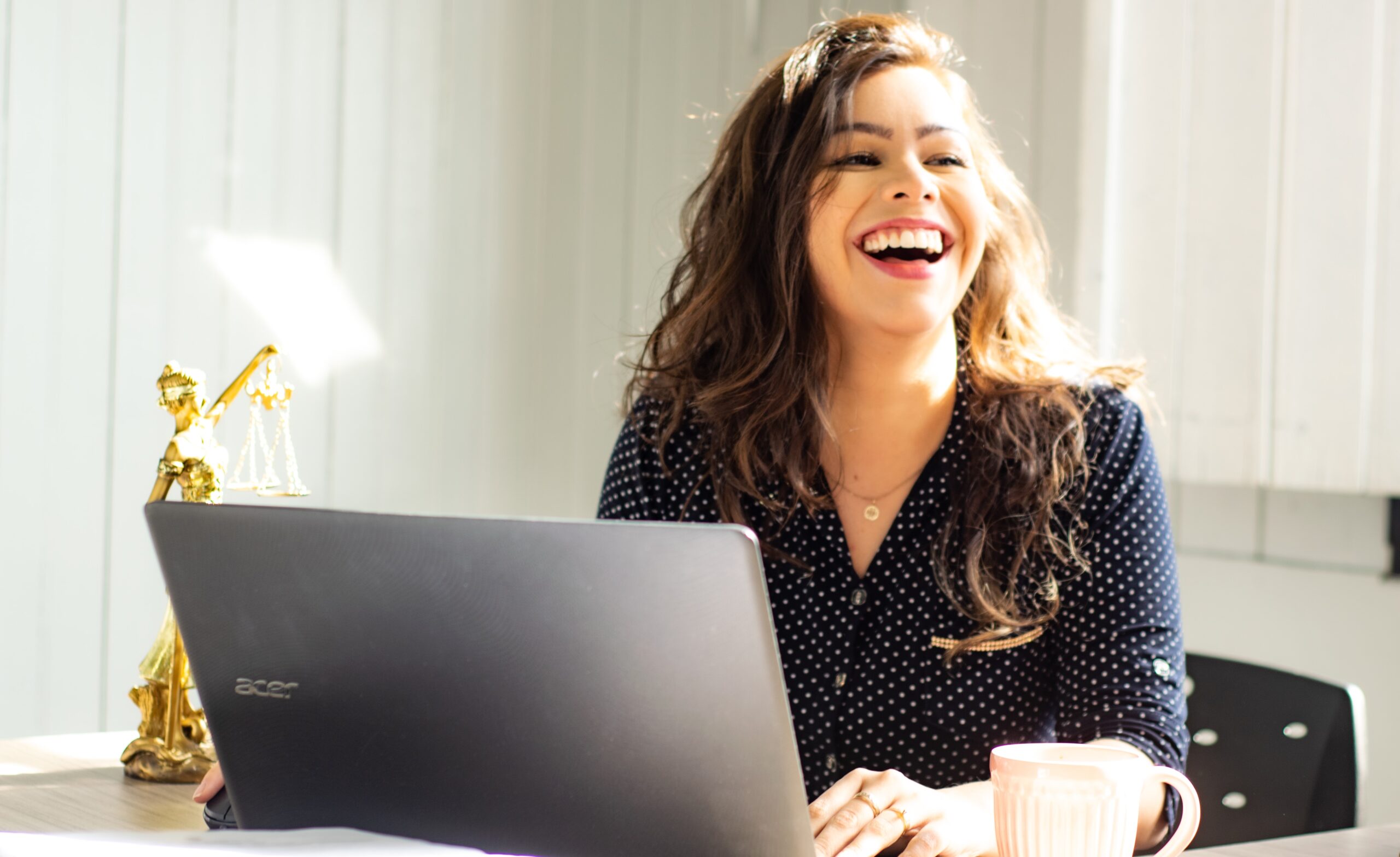 What Does A Day in the Life of a Lawyer Look Life? featured image