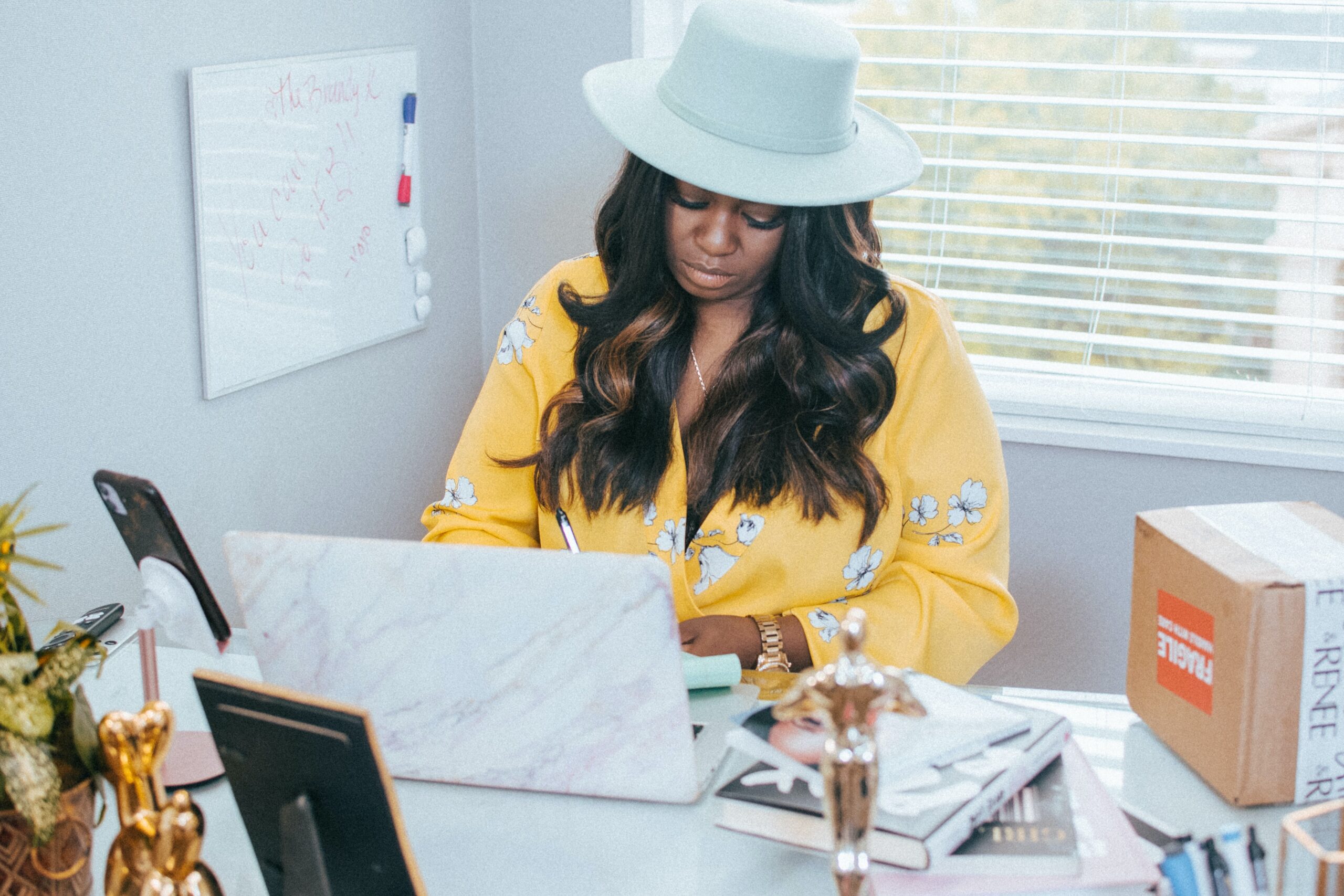 5 Ways To Successfully Manage Your Home-Based Business: A Guide For Busy Mums featured image