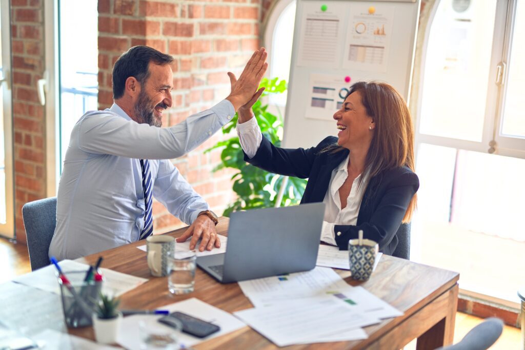 5 Habits of Confident Women at Work