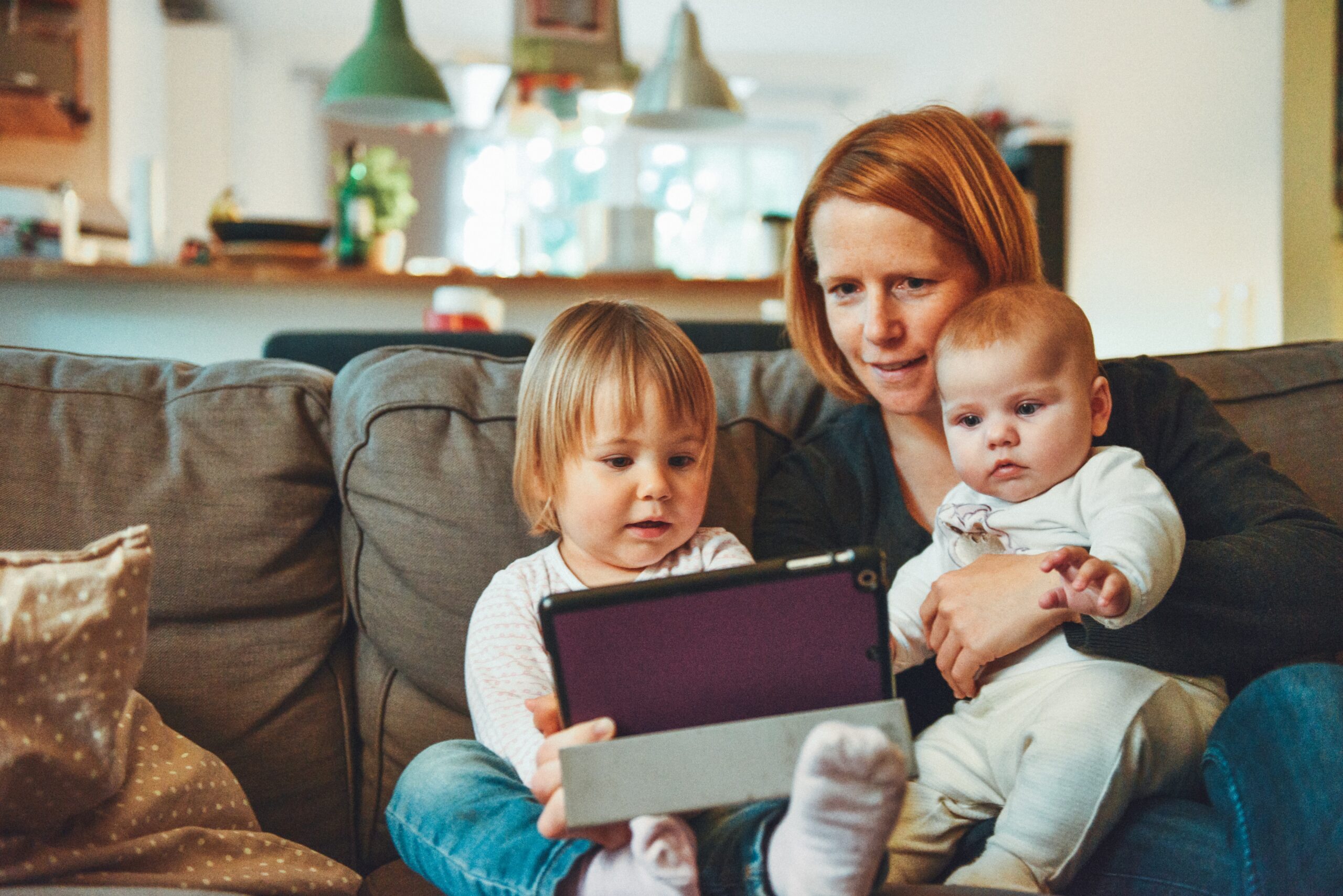 10 Ways to Simplify Your Schedule as a Working Parent featured image