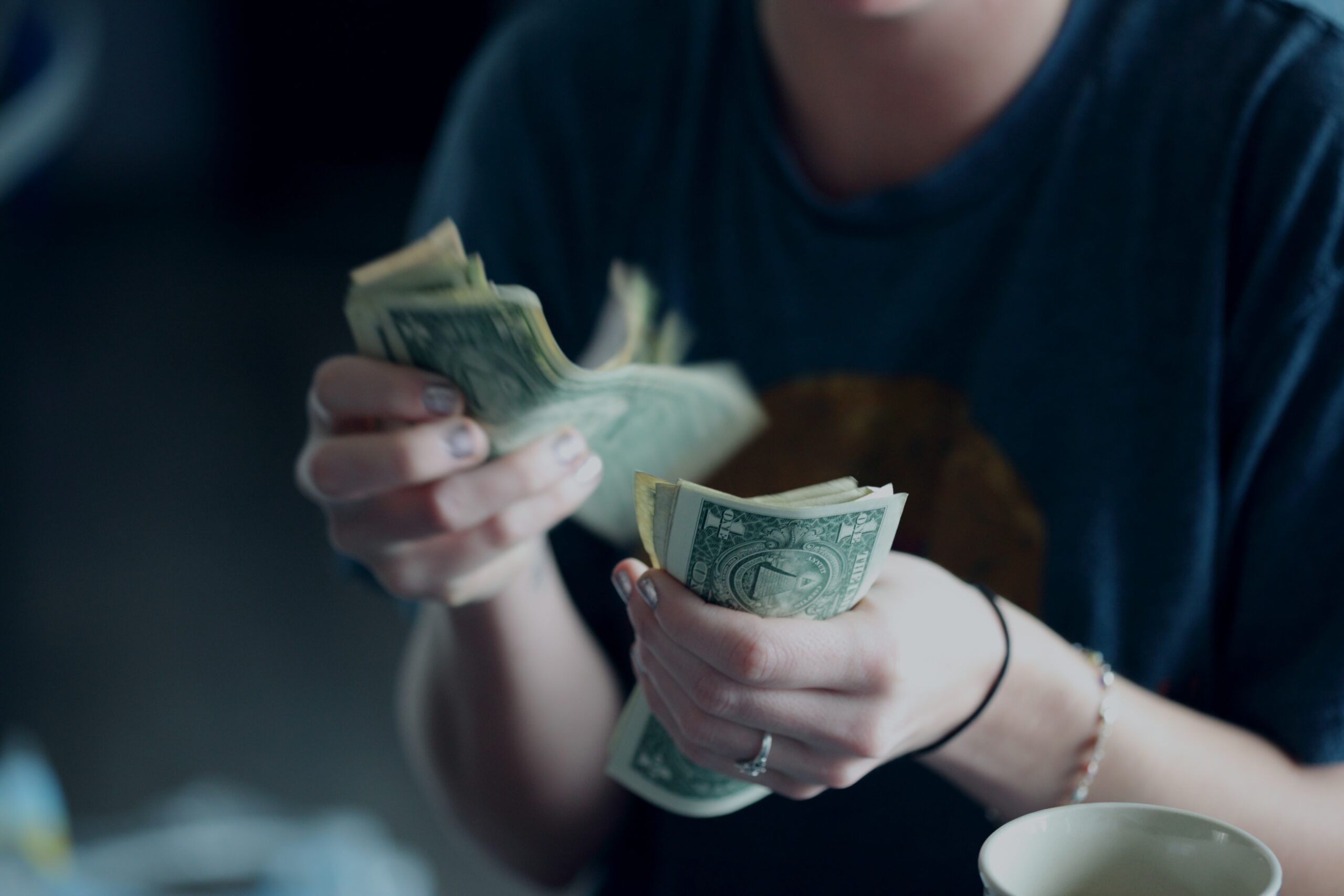 Bridging the Gap: A Guide to Promoting Women’s Financial Inclusion featured image