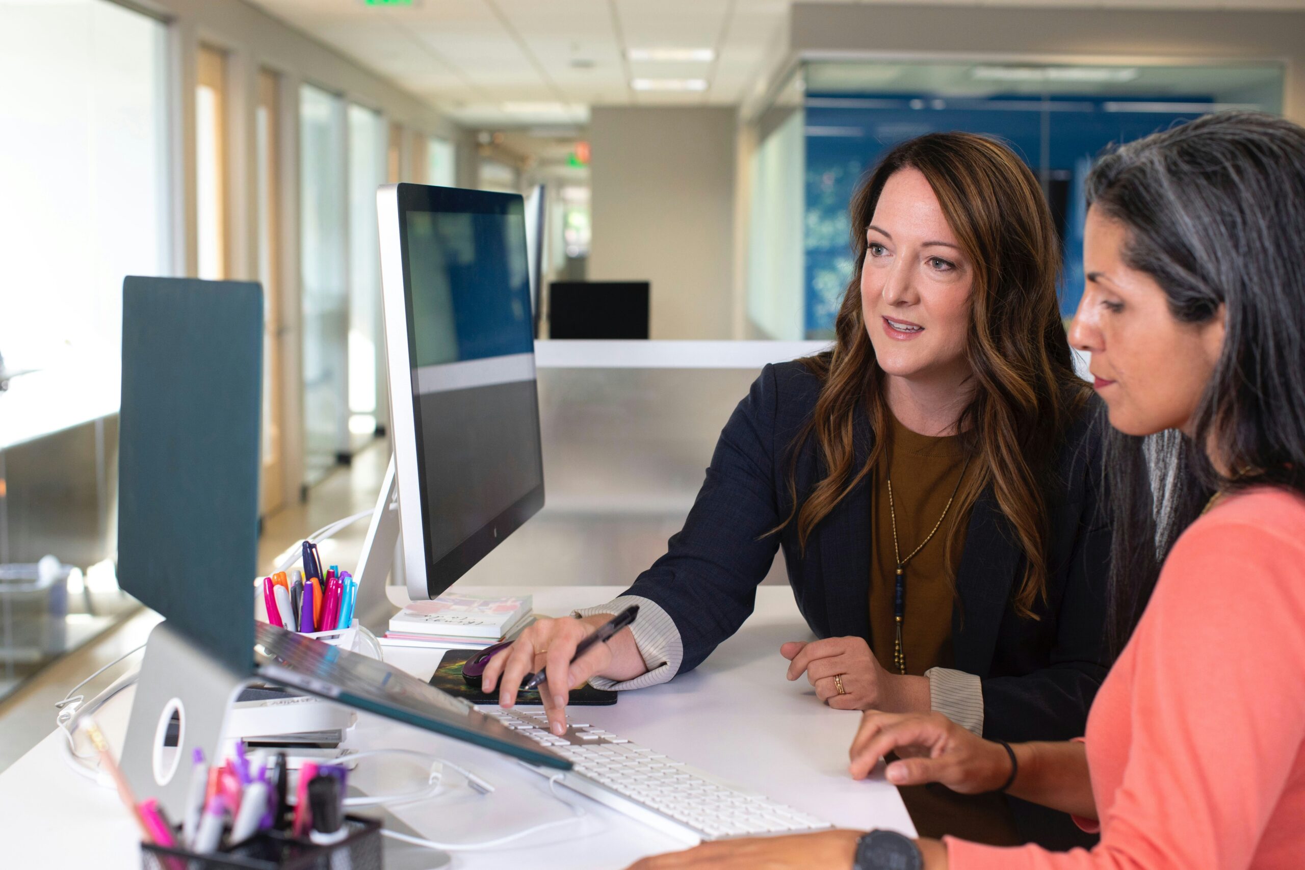 Women Mentoring Women in Business Is Important: Here’s Why featured image