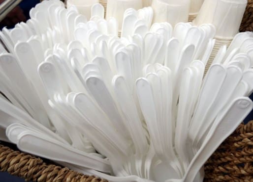 Solutions to Reduce Single-Use Plastics in the Workplace featured image