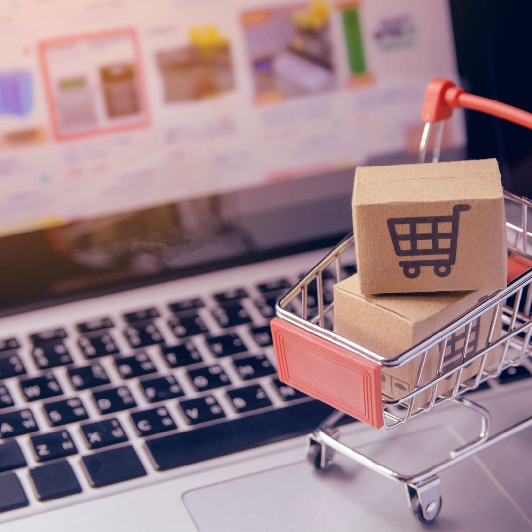 How Product Visuals Shape Buying Decisions in Online Retail featured image